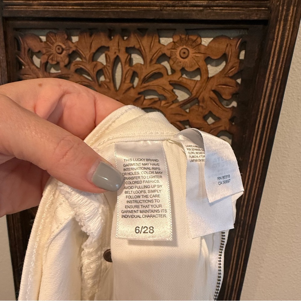 Lucky Brand White crop Jeans - Picture 5 of 5